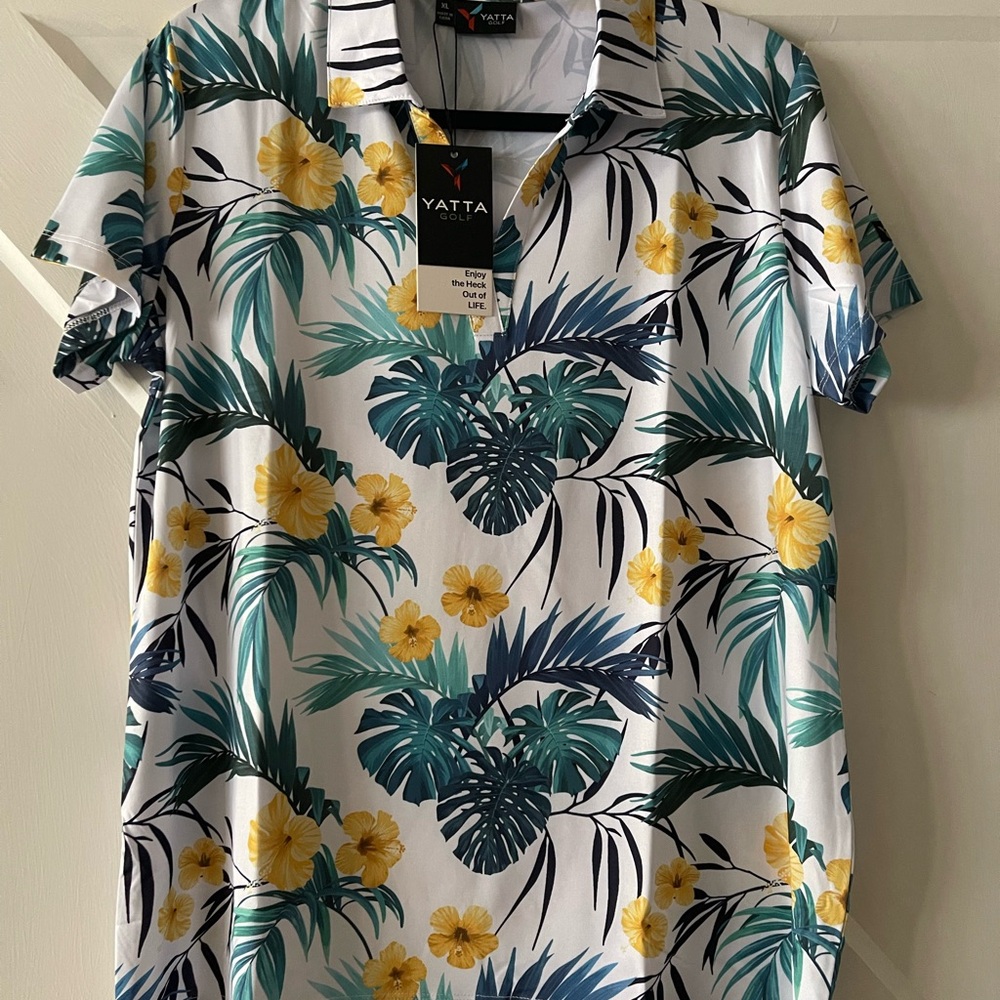 Women’s Tropical Floral Yatta Polo, size XL, new w/tags.
